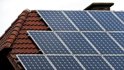 Соларните панели вече могат да се монтират и в блокове, но само при съгласие от съседите