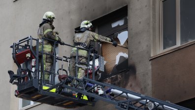 Изгорели живи деца и възрастни при пожари в блокове във Франция и Турция