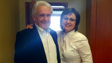 Нинова прекрати кампанията си, почина началникът на кабинета ѝ