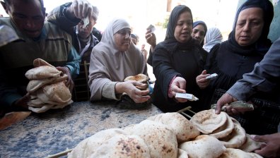 Египет е в тежка криза, над 35 млн. души преживяват с около $2 на ден