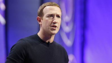 Удар по Зукърбърг: Настояват Facebook да продаде Instagram и WhаtѕАрр