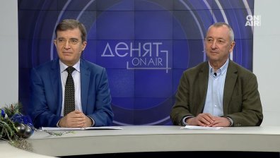 Хората не се вълнуват от промените в Конституцията, в американската няма думата "демокрация"