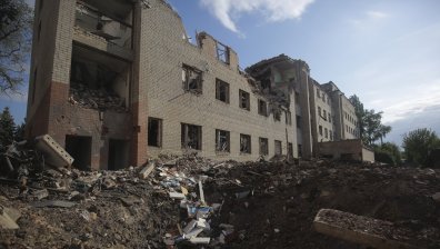 Разрушена икономика и срив - как Украйна опитва да спаси индустрията си