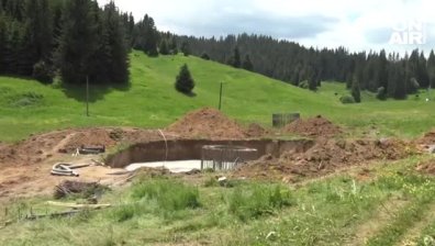 Ливади, пресичани редовно от камиони: Защо пилонът в Рожен предизвика полемика?