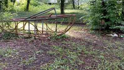 Сигнал от София: Пропаднали алеи, кал, занемарени детски площадки