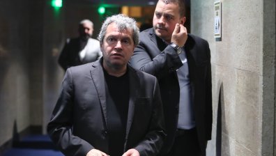Тошко Йорданов: Йоловски е подлаган на натиск от Петков и Божанов заради пари