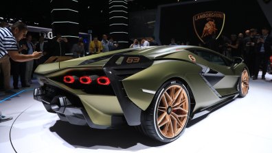 Съдбата на конфискуваните луксозни автомобили