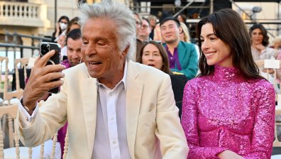 Valentino с нова впечатляваща колекция, Ан Хатауей и Ана Уинтър част от събитието в Рим