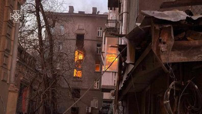 Загинали, ранени и щети на метри от офис на Володимир Зеленски в Киев