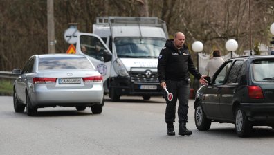 След инцидента с Гешев: Пътят след с. Железница остава затворен