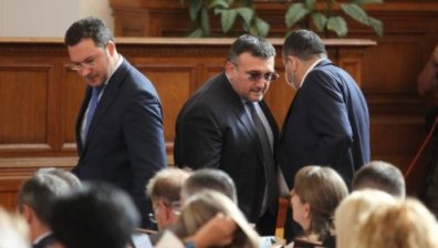 ГЕРБ отвърна на обвиненията: В МРРБ е настъпил тотален хаос и безсилие  