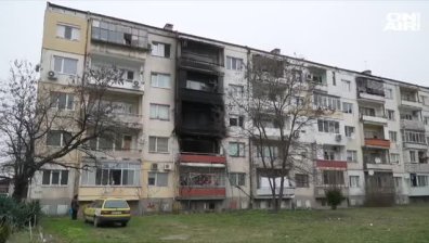 Трима души пострадаха при голям пожар в жилищен блок в Пловдив