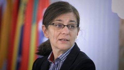 Генчовска: Петков пое ангажимент пред Вархеи за сваляне на ветото на РСМ