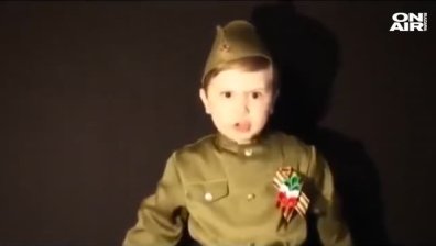 Дете чудо от Русия изпя "Свещена война" и предизвика фурор (+ВИДЕО)