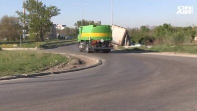 Румънски ТИР катастрофира в стълб край Русе