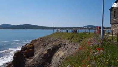 Подводен параклис, миди на тенекия - откриха туристическия сезон на о. "Св. Анастасия"