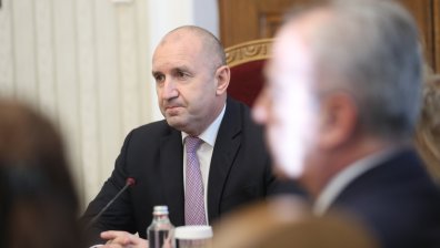Радев чака ИТН и "БСП-Обединена левица" за консултации