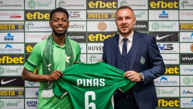 "Лудогорец" представи Шакил Пинас от Суринам