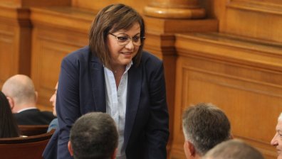 Вицепремиерът Нинова се заема с високите цени на стоките и с мобилните оператори