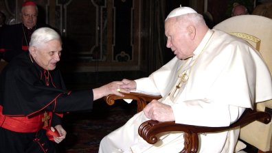 Каква следа остави папа Бенедикт XVI и с какви скандали се е сблъсквал?