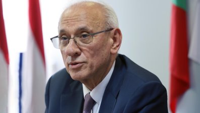 Няма да вдигат здравните осигуровки и таксите при лекарите