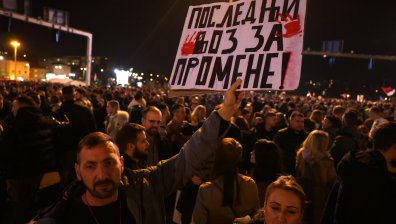 Биха с бухалки студенти, протестиращи срещу режима на Александър Вучич