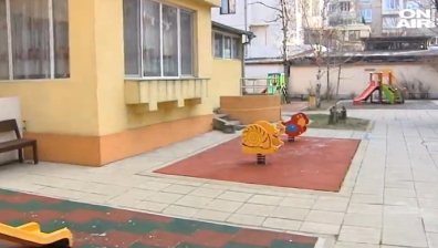 Напрежение и полиция пред столична градина заради бившия ѝ директор