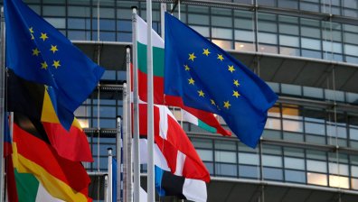 Евродепутати проучват твърденията за корупция у нас