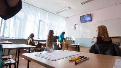 Над 8600 зрелостници се явяват а ДЗИ по БЕЛ, изтеглиха вариант №7