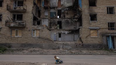 Живот на улицата или трафик на жертви - малтретират деца в сиропиталищата в Украйна