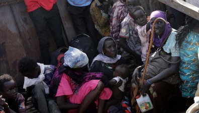 Близо 40 души загинаха при сблъсъци край Судан