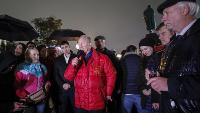 Убит лос разпали политически скандал в Русия