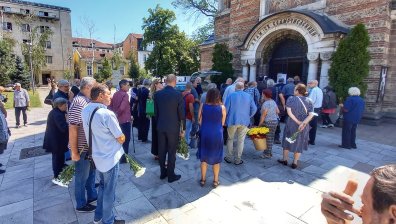 Приятели и близки се сбогуваха със скулптора Величко Минеков