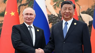 Путин изчетка Си Дзинпин, Русия и Китай се сближават все повече