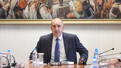 Готови ли сме за четвъртата вълна? Радев свиква работна среща