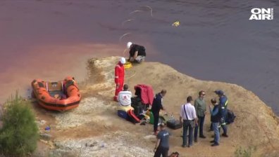 Властите в Кипър извадиха втори куфар от Червеното езеро
