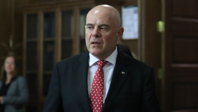 Гешев подаде сигнал срещу Сарафов, иска ВСС да му наложи дисциплинарно наказание