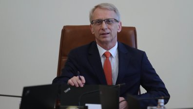 Премиерът Денков: Трябва да спрем да привличаме инвеститори с ниските си заплати