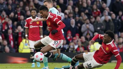 "Манчестър Юнайтед" се сбогува с ШЛ след домакинска издънка срещу "Лестър"