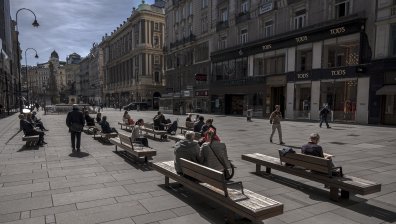 Австрия сваля още ограничения - ресторанти и училища отварят през май