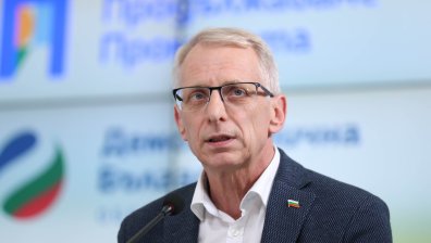 Николай Денков към управляващите: И студентите ли искате да изгоните от България