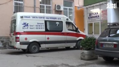 Арестуваха бащата на изоставеното бебе на паркинг в Пловдив
