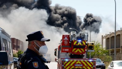 Взрив в химически завод край Севиля, призоваха 80 000 да носят маски (СНИМКИ+ВИДЕО)