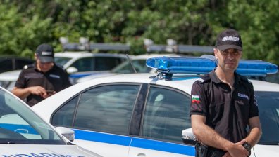 Разбиха незаконна фабрика за преработка на тютюн, ощетила бюджета с милиони