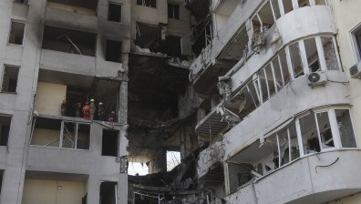Руски ракети поразиха жилищни сгради и търговски център в Одеса