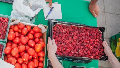 Стоките на пазара отбелязват леко поскъпване