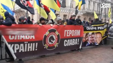 Сблъсъци между протестиращи и полиция в Киев