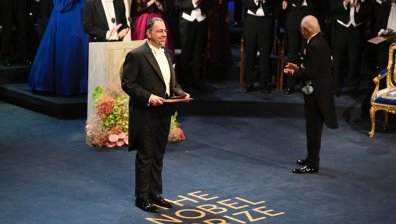 Нобелов лауреат разчупва митове за технологии и неравенство в София