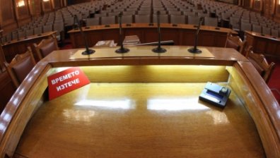 "Мездрагейт" расте &ndash; депутати показаха схема на зависимостите