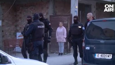 Няколко града осъмнаха обградени от полиция, роми не разбират защо са арестувани